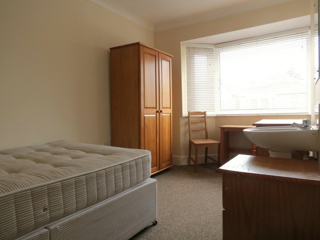 Additional image 12 of 8 bedroom Detached House in Winton