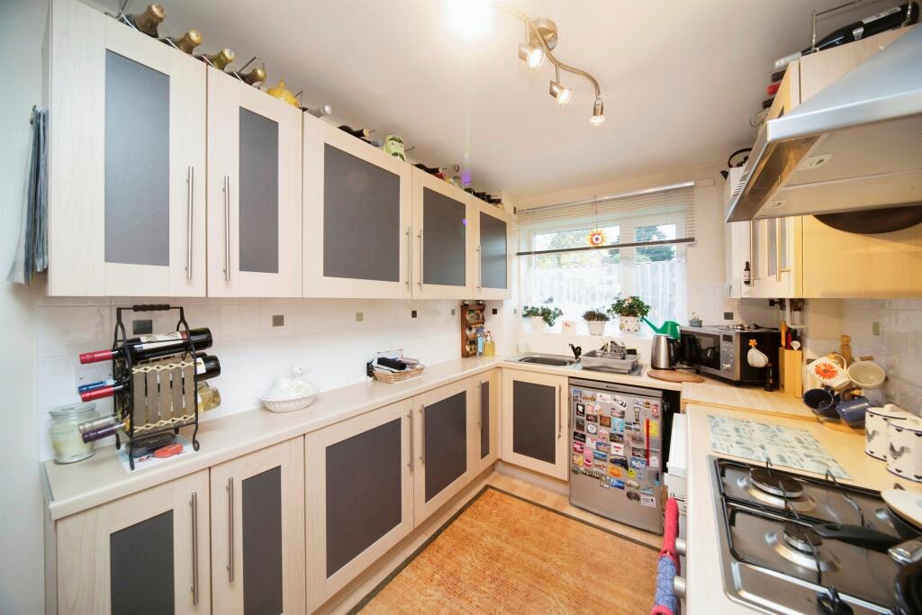 Additional image 4 of Skeaping Close, Newmarket