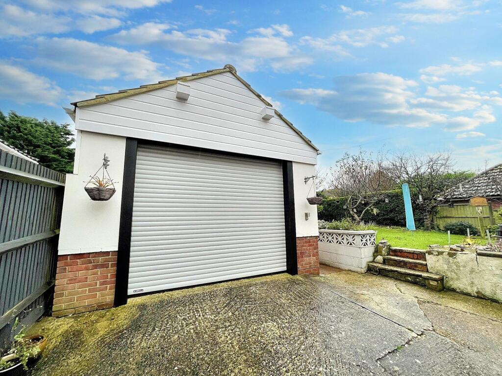 Additional image 36 of Central Avenue, Telscombe Cliffs, BN10 7NB