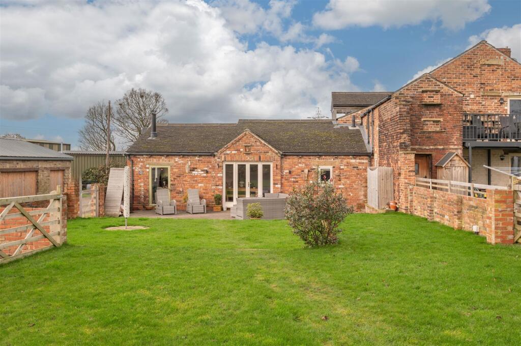 Additional image 27 of Latham Lane, Gomersal, Cleckheaton