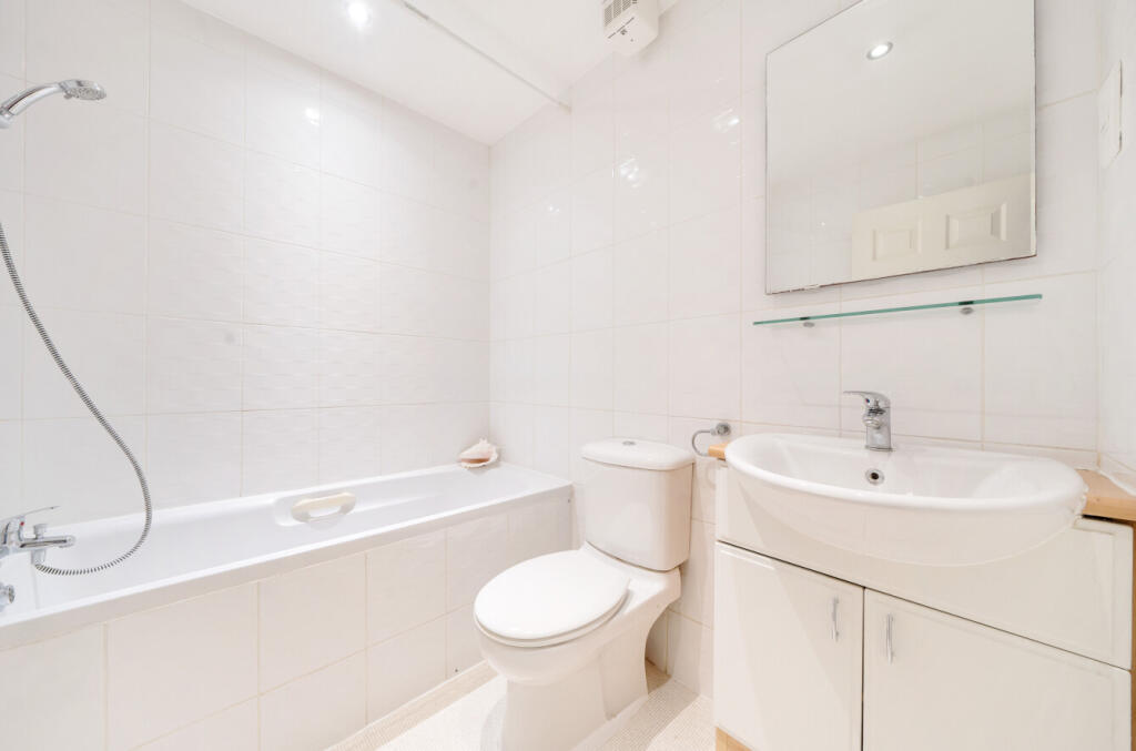 Additional image 10 of Sparkes Close, Bromley, BR2