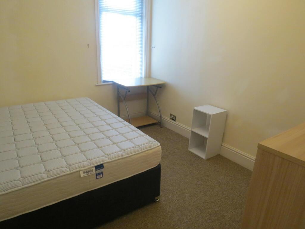 Additional image 8 of 6 bedroom Detached House in Winton