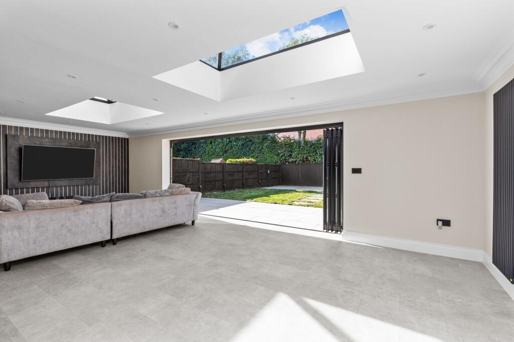 Additional image 4 of Fontwell Close, Fontwell, BN18