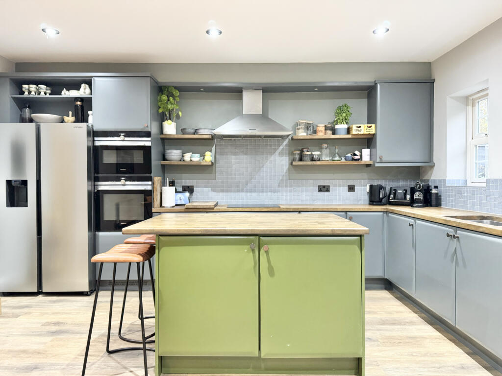 Additional image 8 of Azalea Close, Napsbury Park, St. Albans