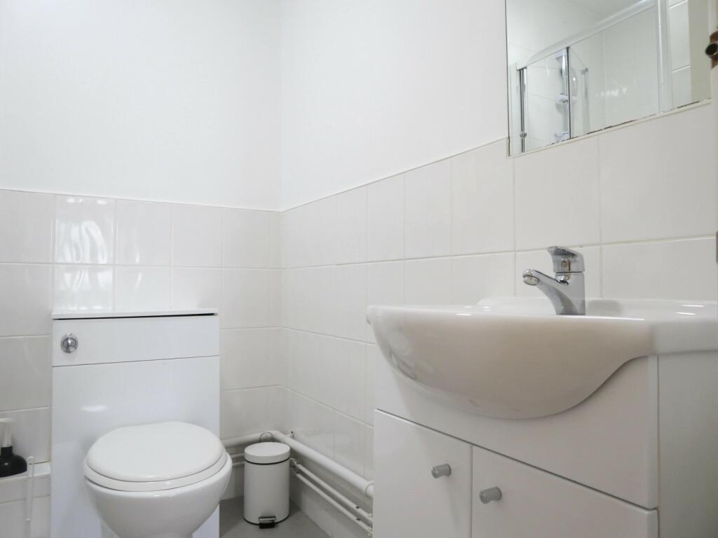 Additional image 21 of 8 bedroom Detached House in Winton