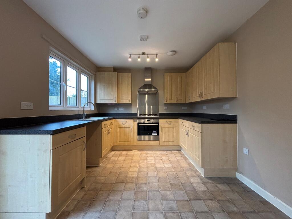 Additional image 16 of Vedelers Close, Wincanton