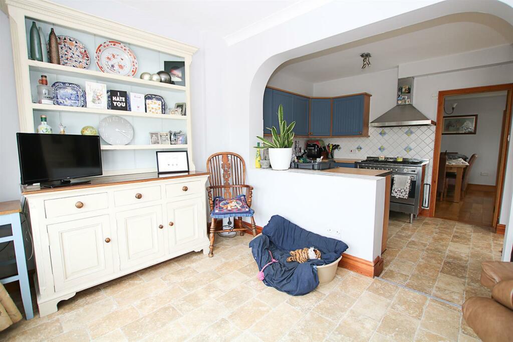 Additional image 24 of New Cheveley Road, Newmarket