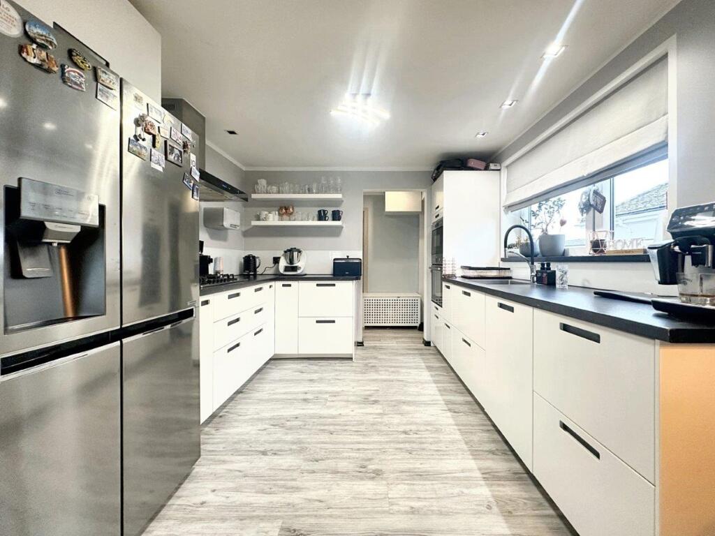 Additional image 5 of Sutton Avenue, Peacehaven, BN10 7NY