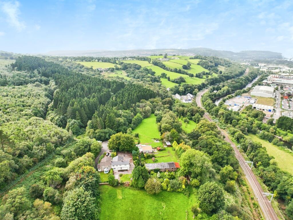 Additional image 32 of Glebeland Cottages, Gwaelod-Y-Garth, Cardiff