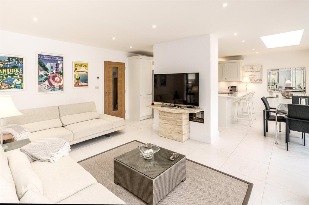 Additional image 12 of Pebble Lane, Ferring, West Sussex, BN12