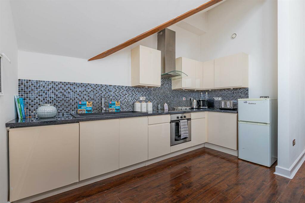 Additional image 16 of Newport Road, Roath, Cardiff