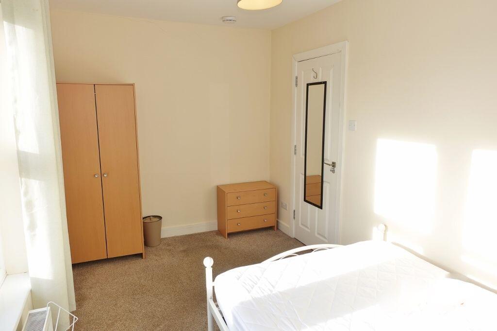 Additional image 3 of Field Terrace Road, Newmarket - ROOM with utilities included!