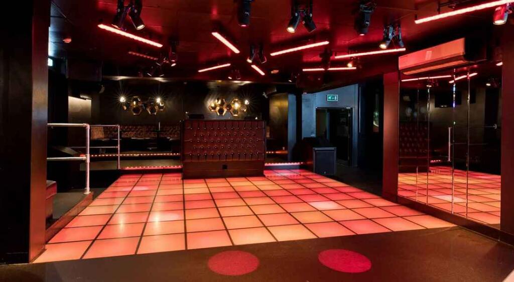 Additional image 7 of M-528642 - Popworld Zinc, 12 Market Place, Redditch B98 8AA