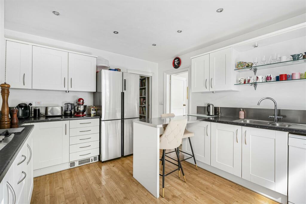 Additional image 13 of Barton Road, Cambridge