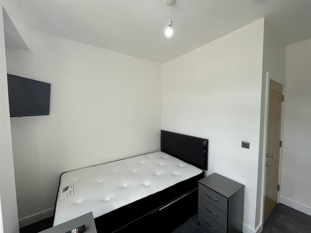 Additional image 5 of 4 BED HOUSE, BEDFORD STREET