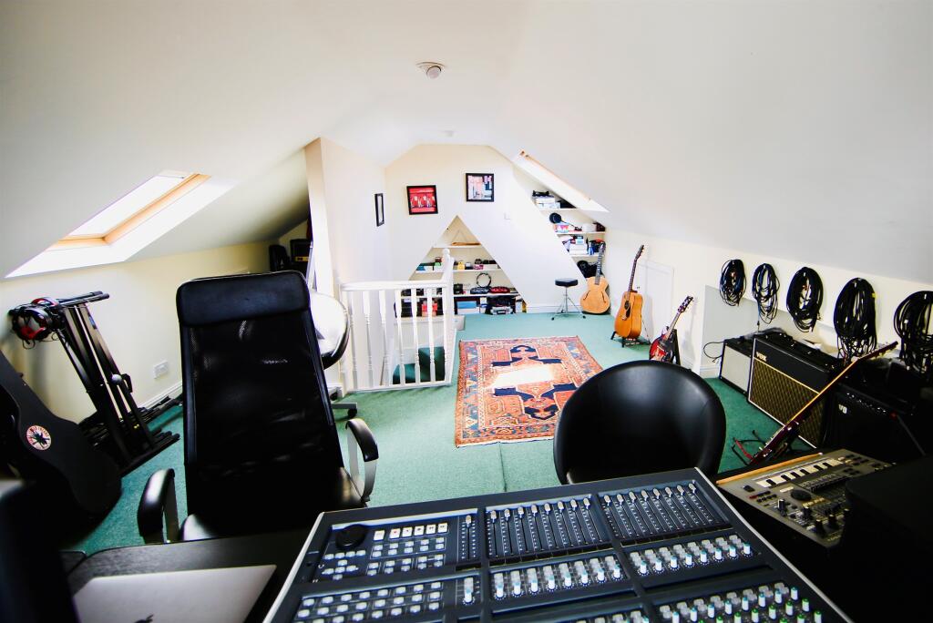 Additional image 26 of Roath Court Road, Cardiff