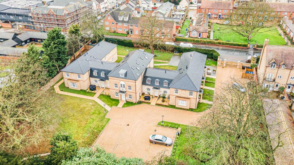 Additional image 12 of Oakfields, Vicarage Road, Newmarket