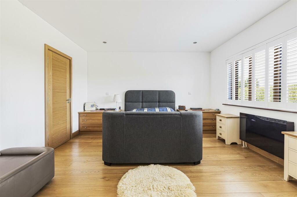 Additional image 25 of Broadway, Bourn