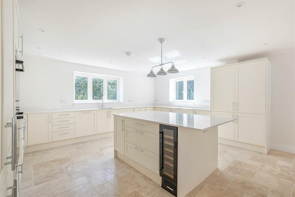 Additional image 6 of The Highlands, Exning