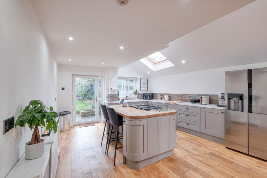 Additional image 2 of Barley Mow Lane, Catshill, Bromsgrove, B61 0LP