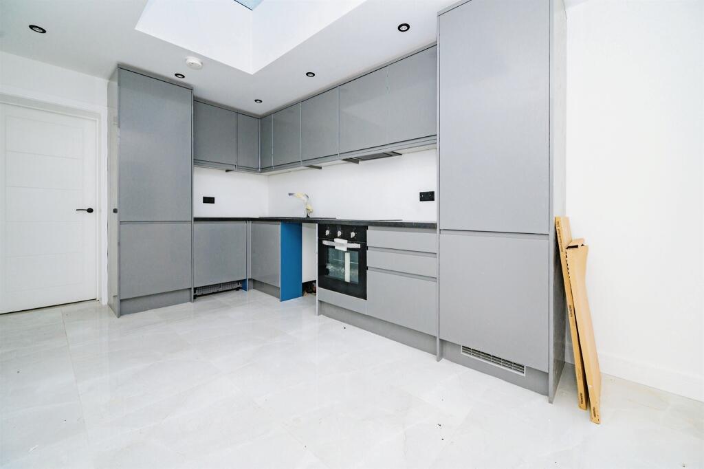 Additional image 4 of Park Street Lane, Park Street, St. Albans