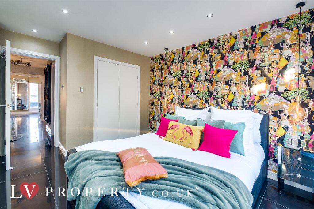 Additional image 14 of Royal Arch Apartments, The Mailbox