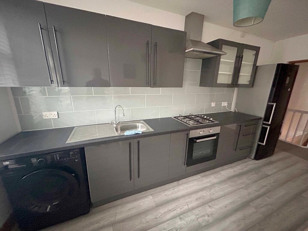 Additional image 4 of Hankinson Road, Bournemouth, 2 bed share of freehold flat
