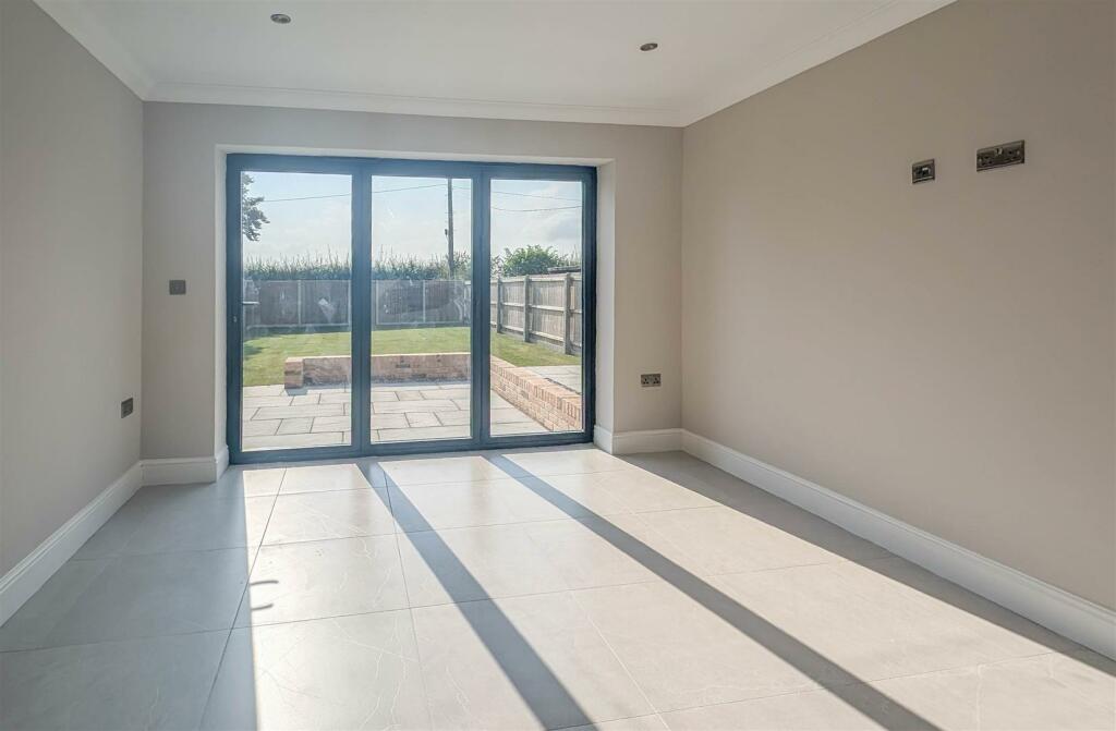 Additional image 8 of Ditchfield, Reach