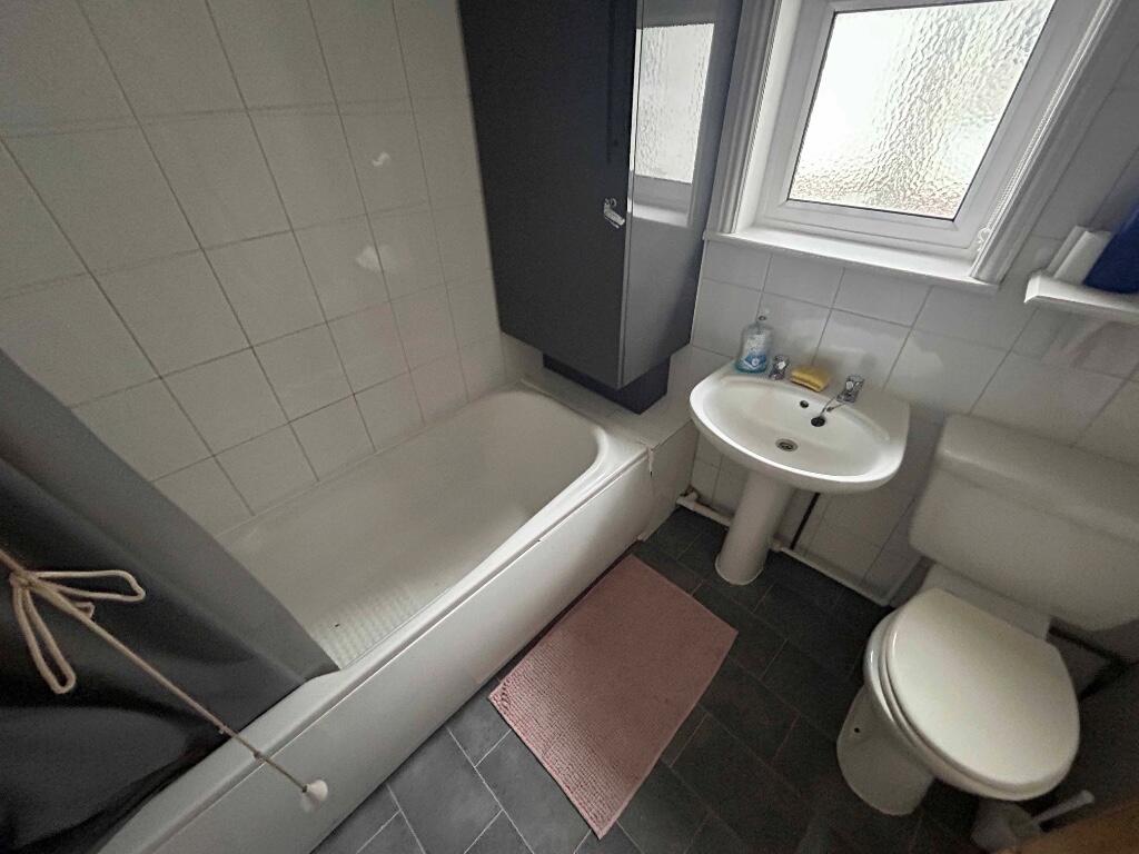 Additional image 11 of Hankinson Road, Bournemouth, 2 bed share of freehold flat