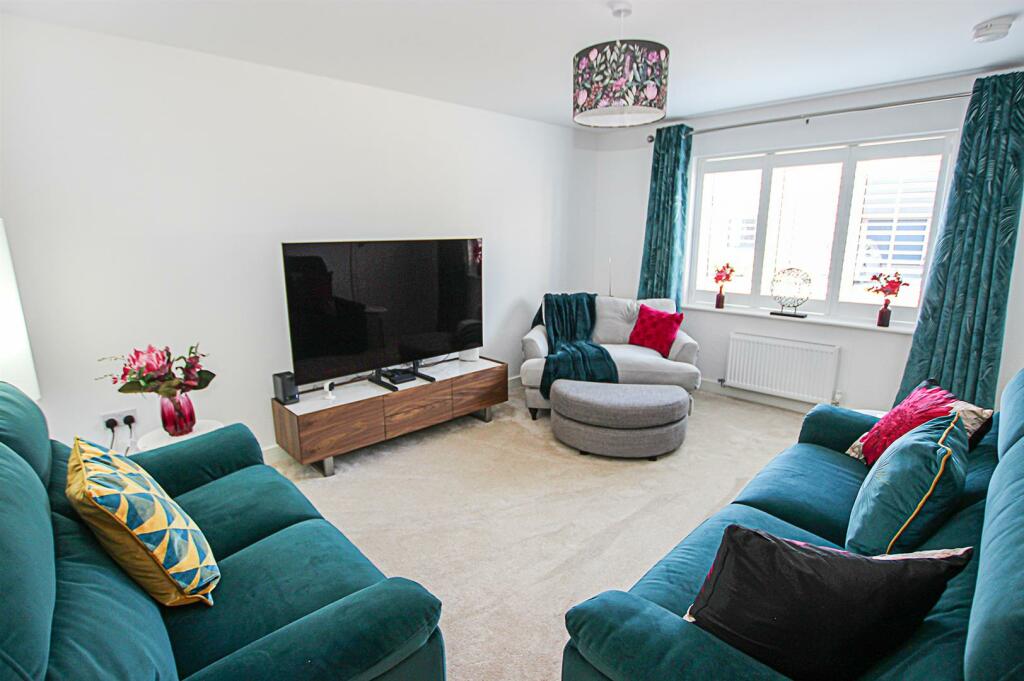 Additional image 9 of King James Close, Fordham