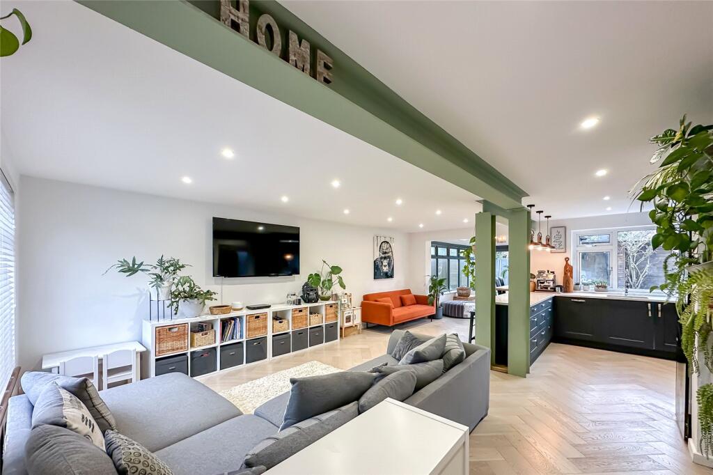 Additional image 14 of Maplefield, Park Street, St Albans, Hertfordshire,, AL2