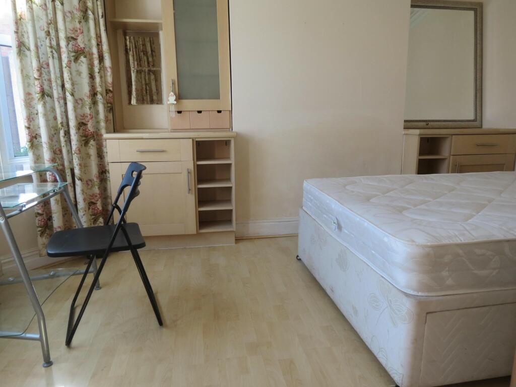 Additional image 5 of 6 bedroom Detached House in Winton