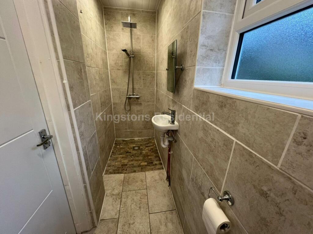 Additional image 15 of Modern 7 bedroom property in Angus Street