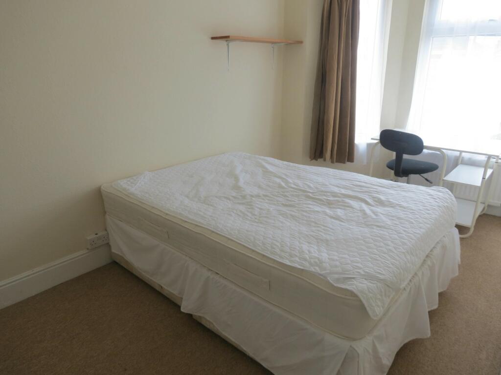 Additional image 9 of 6 bedroom Detached House in Winton