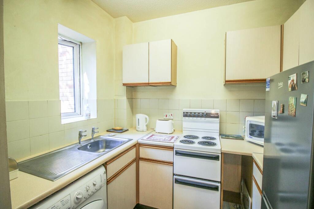 Additional image 6 of Birnbeck Court-Overs 60`s Ground Floor Flat