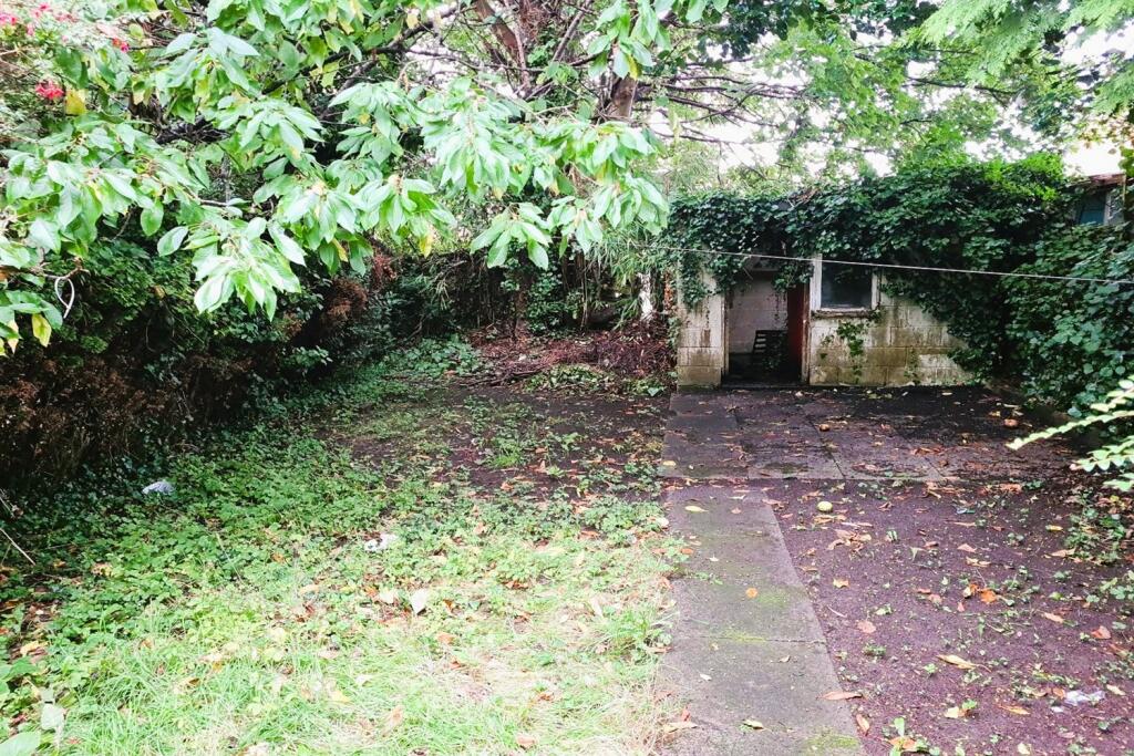 Additional image 10 of 6 bedroom House in Winton