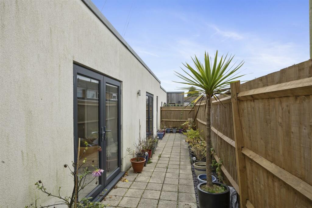 Additional image 17 of Rowan Close, Portslade, Brighton
