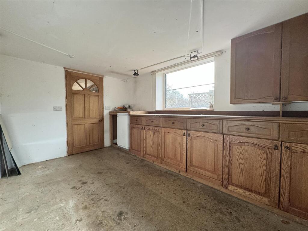 Additional image 36 of Blencow