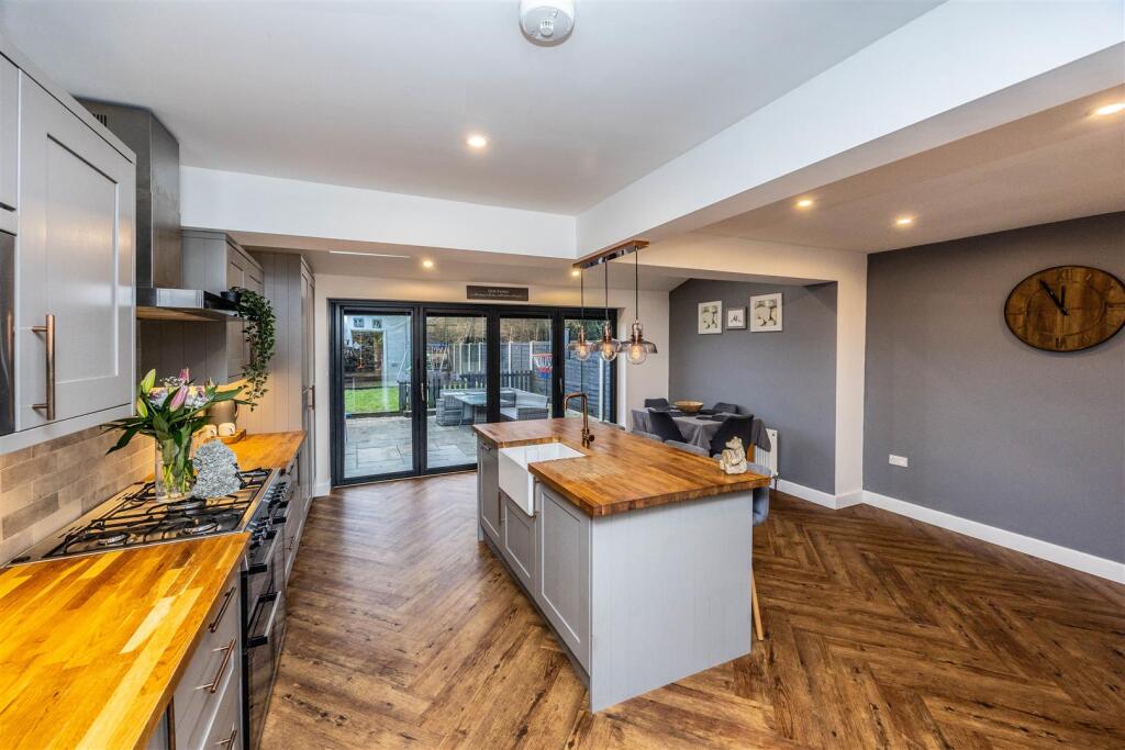 Additional image 5 of Hainsworth Moor Drive, Queensbury, Bradford