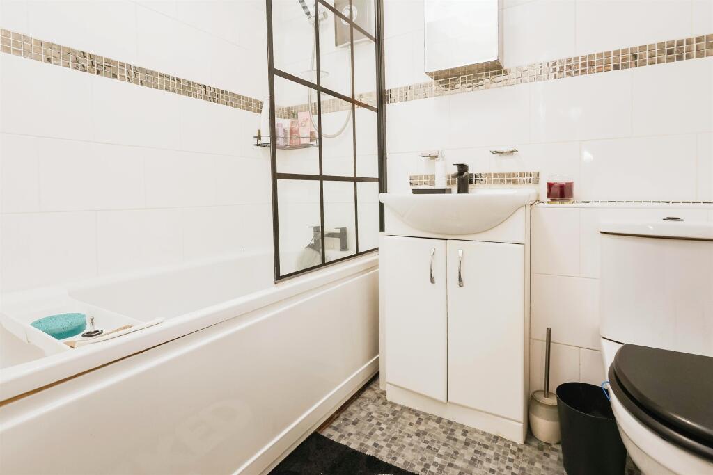 Additional image 14 of Lakeside Walk, BIRMINGHAM