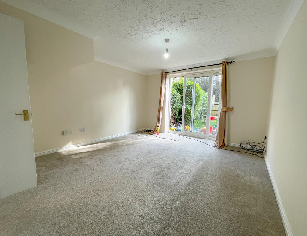 Additional image 7 of 14 Walton Close, Fordham