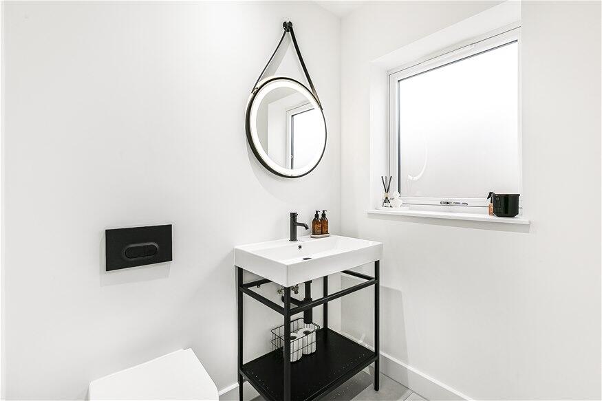 Additional image 6 of Tuffnells Way, Harpenden, AL5