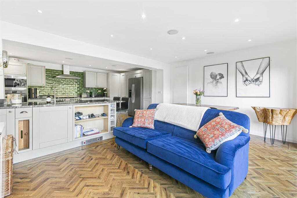 Additional image 7 of Glebe Cottages, Essendon