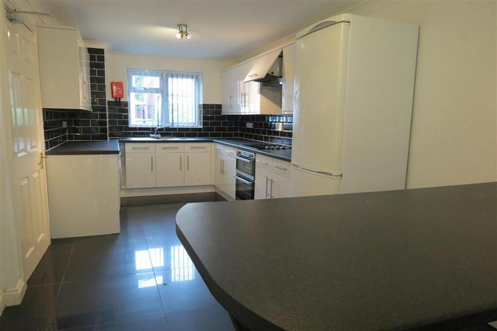 Additional image 5 of 6 bedroom House in Bournemouth