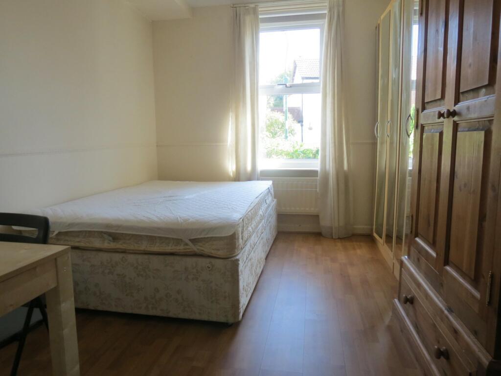 Additional image 6 of 6 bedroom Detached House in Winton