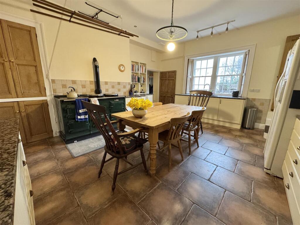 Additional image 6 of Woodend