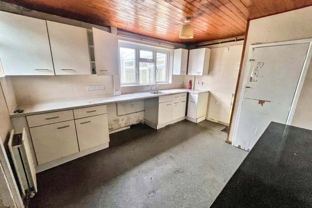 Additional image 5 of Wool