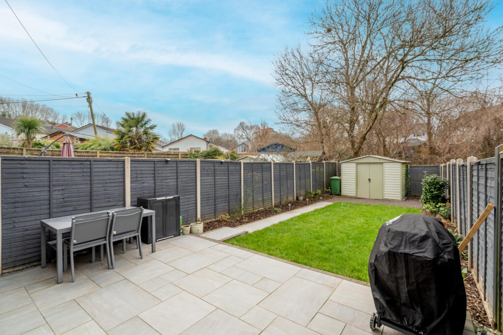 Additional image 17 of Overhill, Pill