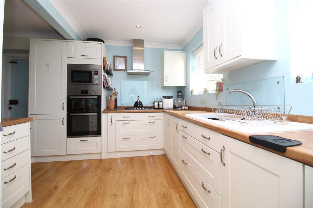 Additional image 16 of Oakwood Avenue, New Milton, Hampshire, BH25