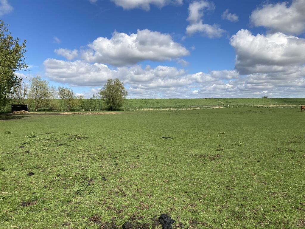 Additional image 4 of Hundred Foot Bank, Pymoor, Ely